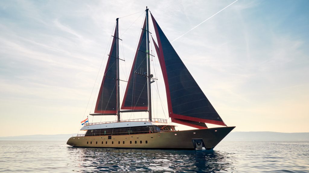 0 Anetta_Exterior_Profile_Main_YachtIN