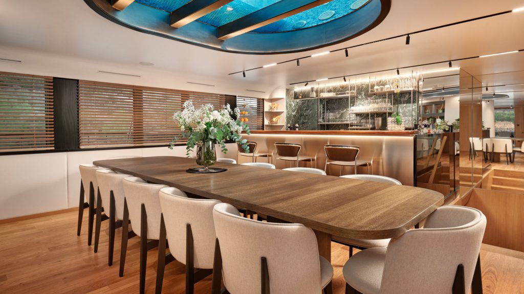 20 Anetta_DiningRoom_YachtIN