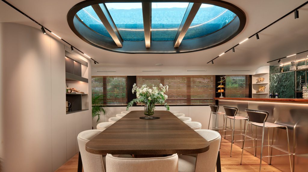 21 Anetta_DiningRoom_YachtIN