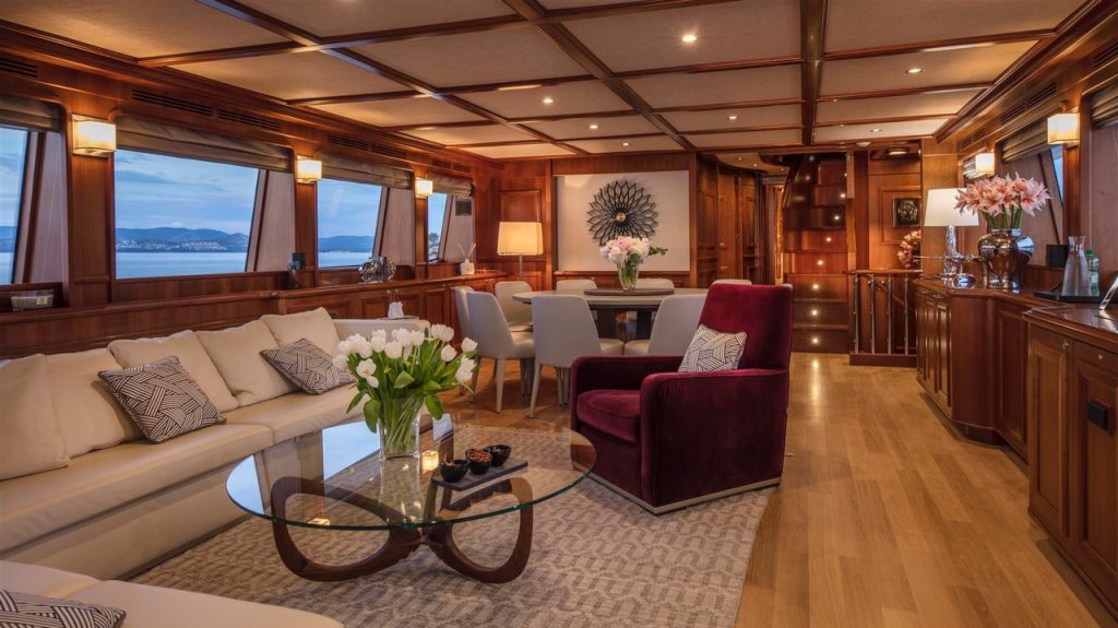 salon of yacht Ena