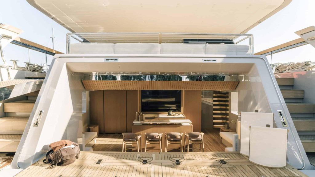 Aft Deck_Andiamo-TYV 008