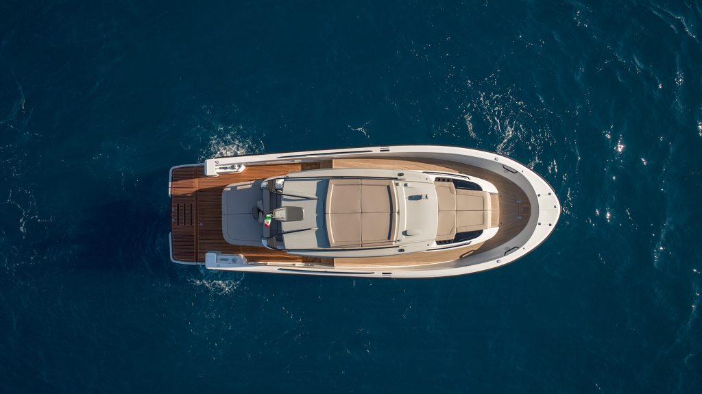 BG42-motor-yacht-for-sale-exterior-image-4