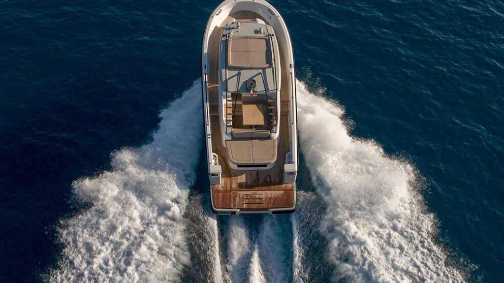 BG42-motor-yacht-for-sale-exterior-image16