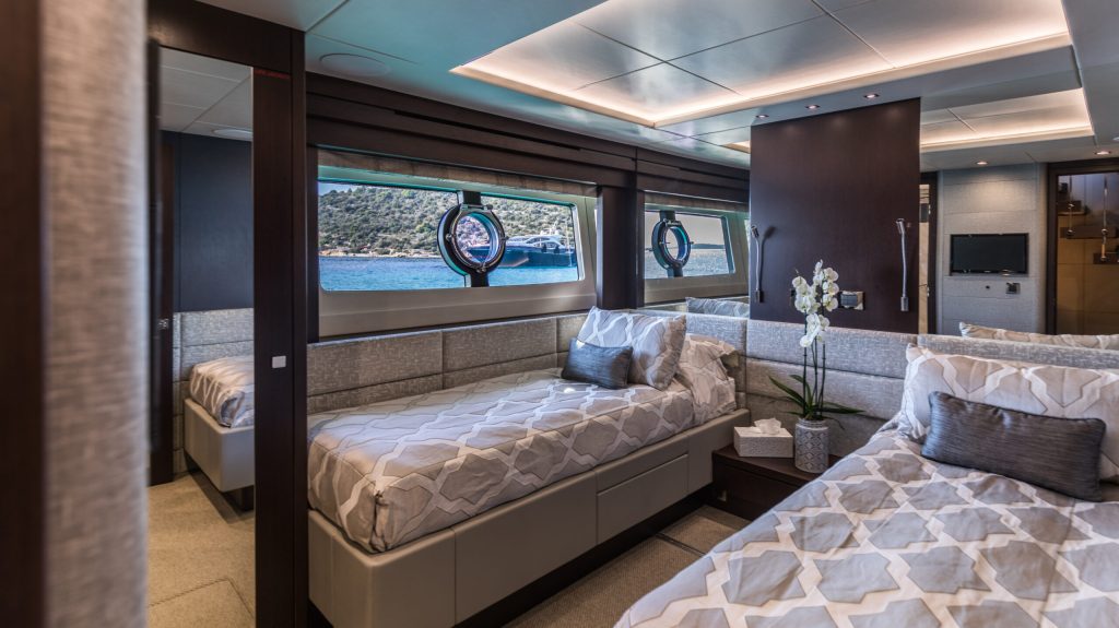 mowana-yacht-charter