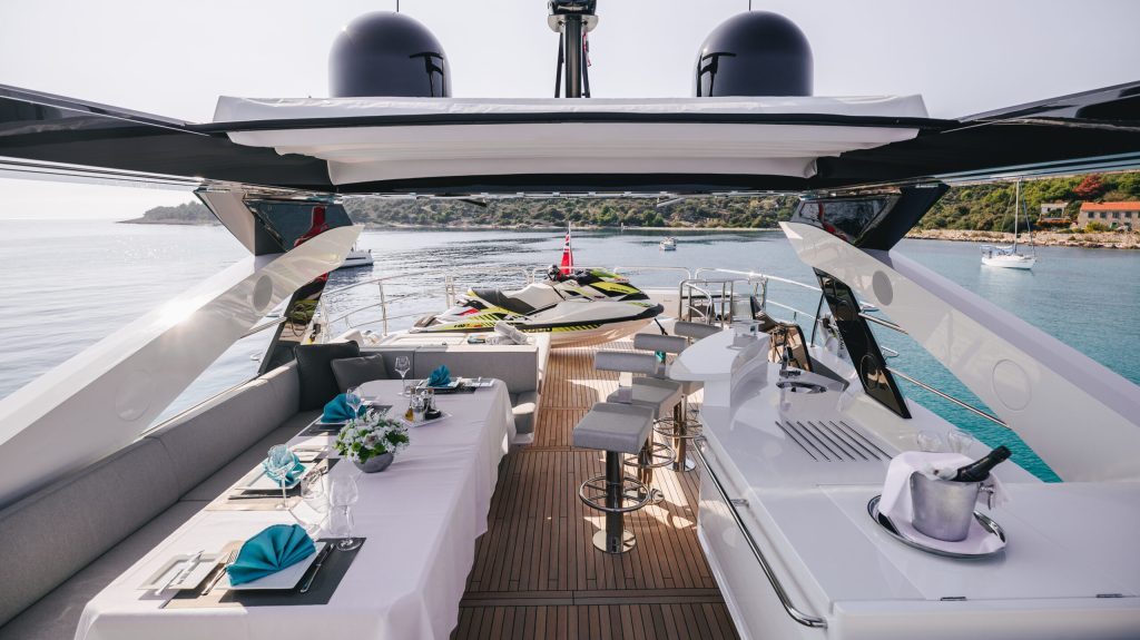 mowana-yacht-charter