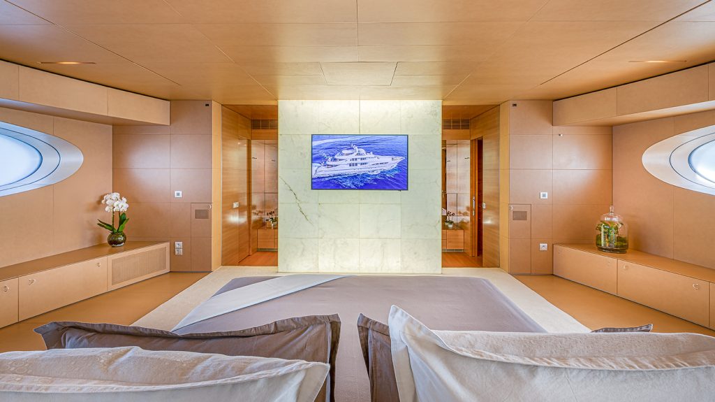 M/Y Luisa - master cabin