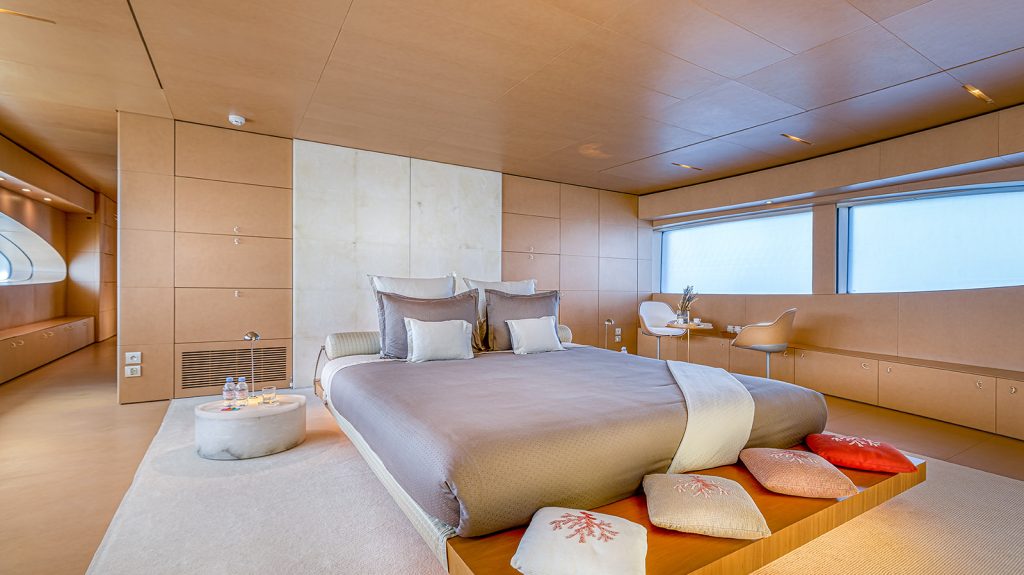 M/Y Luisa - master cabin