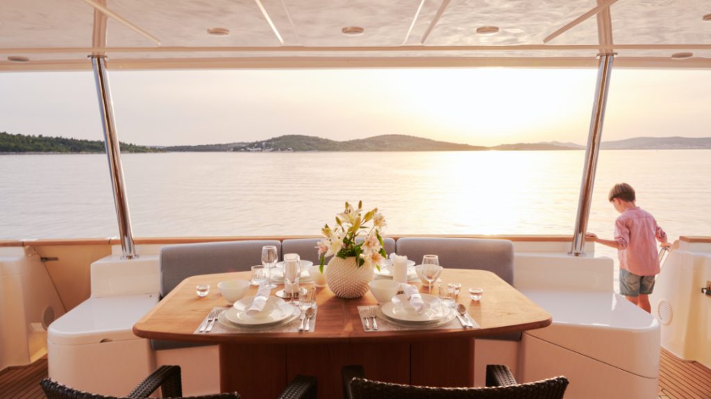 Navetta 26 Friend's Boat_Aft deck_child_YACHT IN