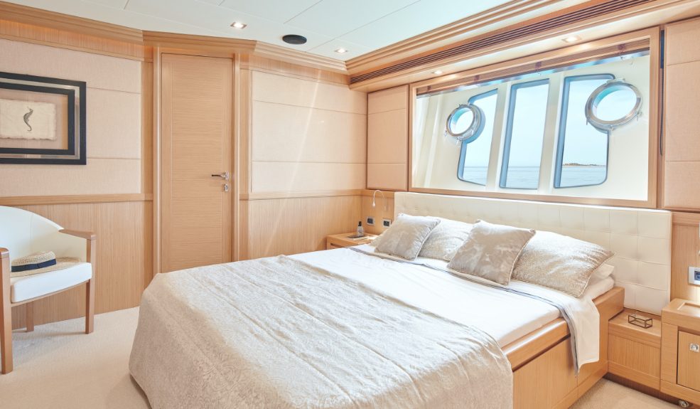 Navetta 26 Friend's Boat_Interior_Convertible cabin 2_YACHT IN