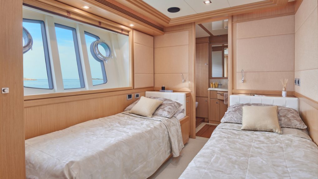 Navetta 26 Friend's Boat_Interior_Twin cabin_YACHT IN