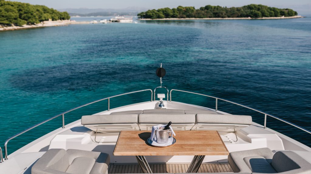 mowana-yacht-charter