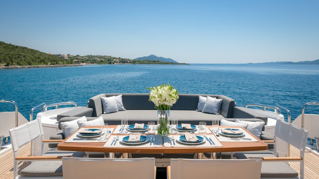 QUANTUM_Aft_deck_table_set_up_Yacht IN