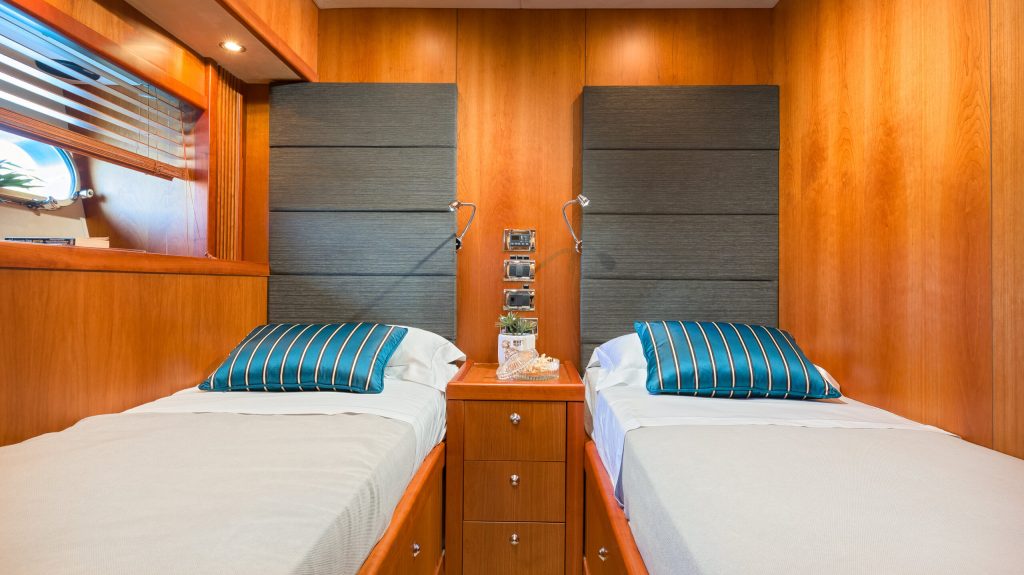 QUANTUM_Starboard_Twin_cabin_Yacht IN